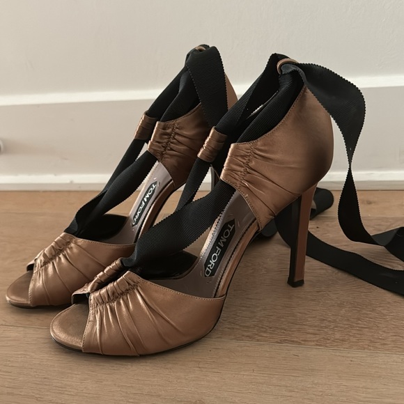 Tom Ford satin ankle wrap heels 39 - Picture 2 of 7